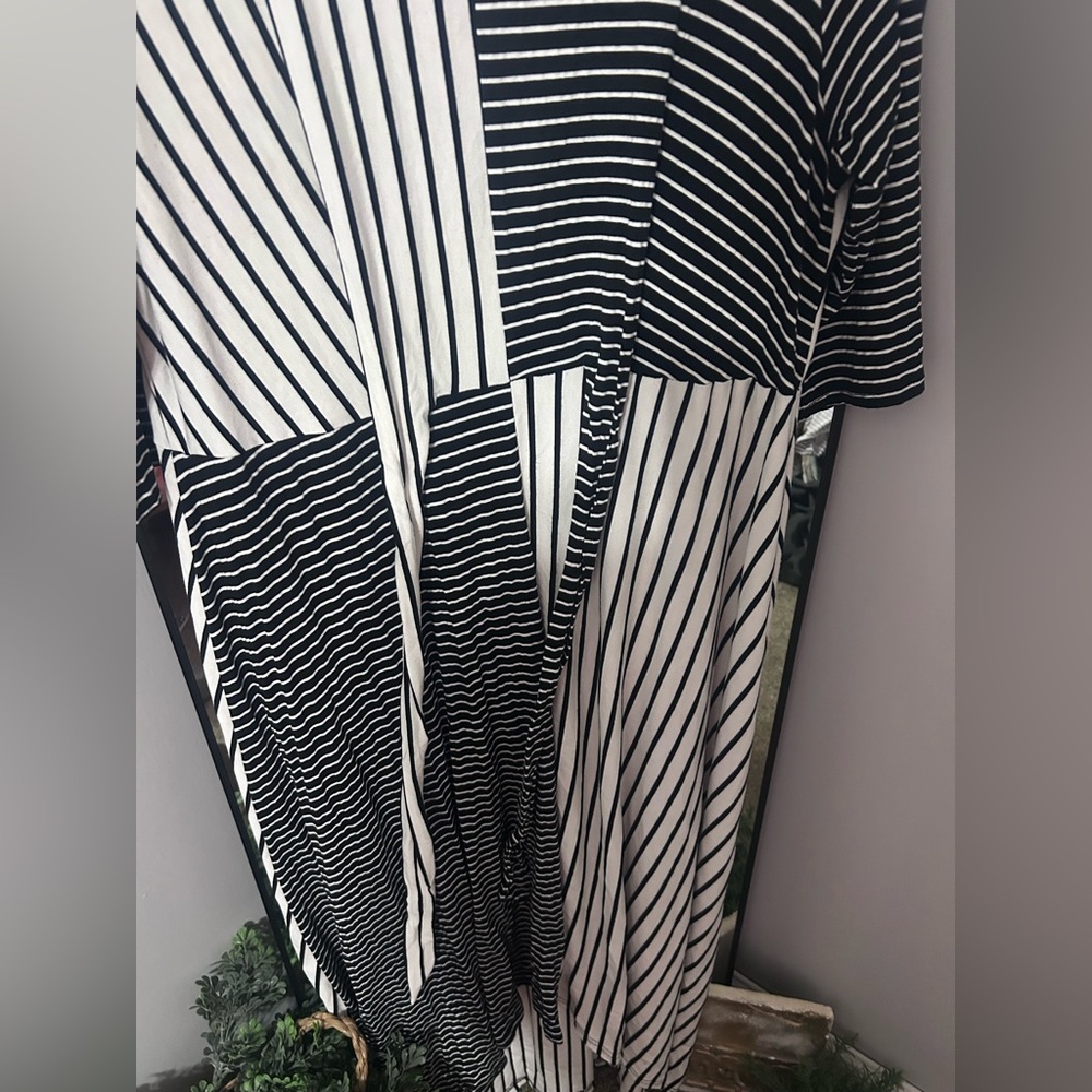 SHEIN Black and White striped dress NWOT - Picture 11 of 12